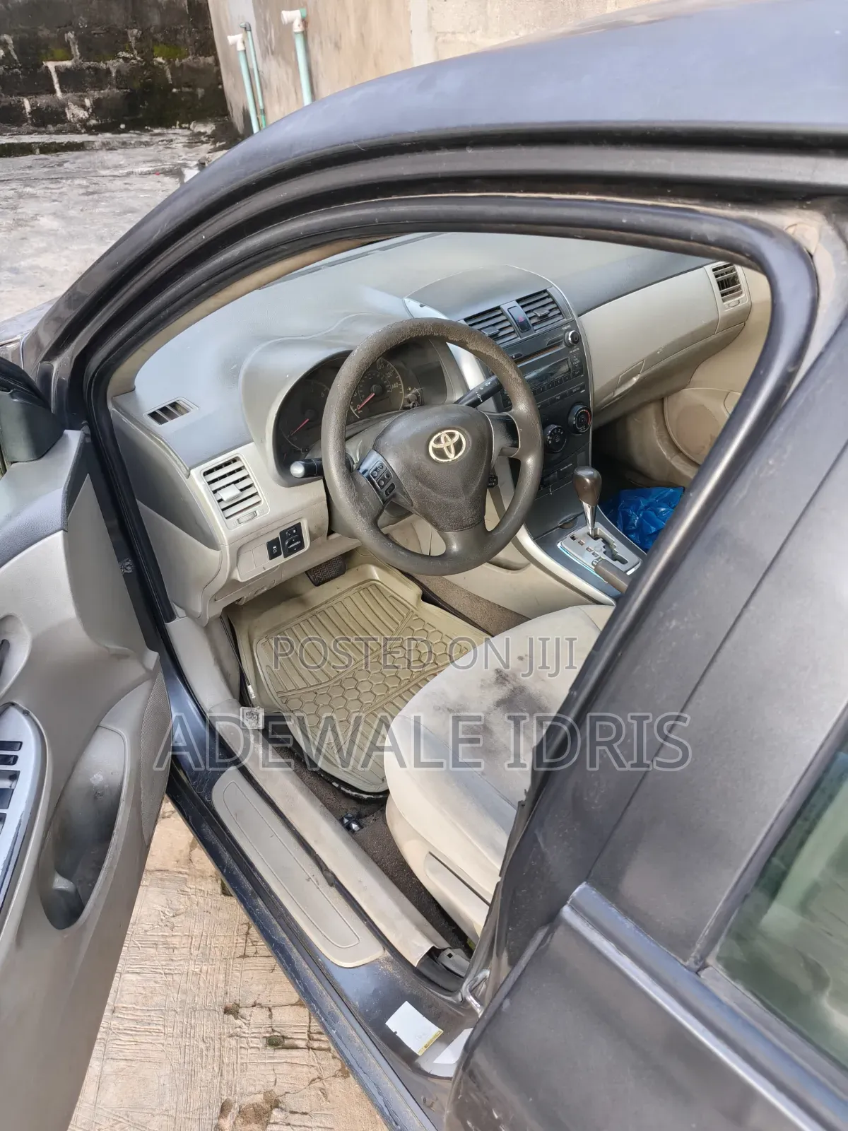 Toyota Corolla 2010 Gray