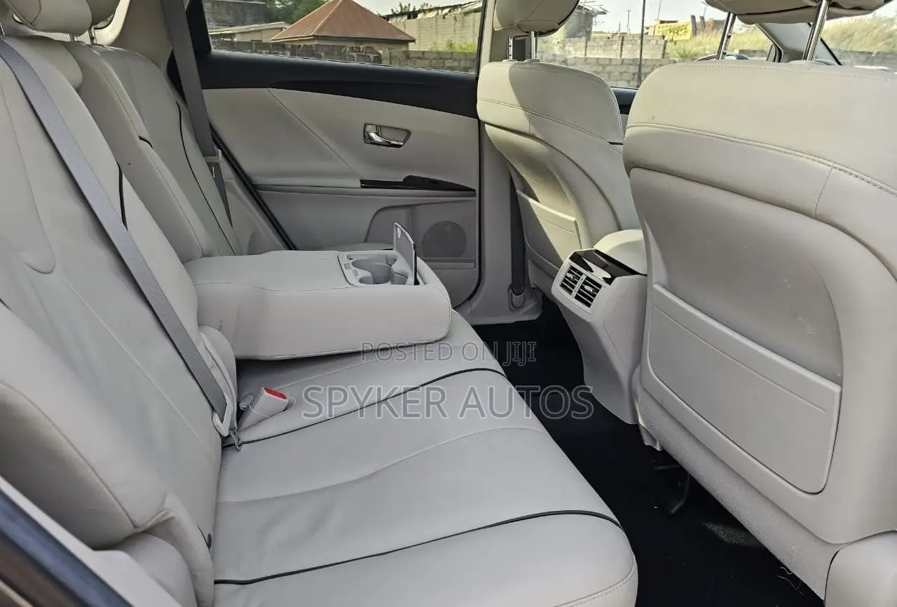 Toyota Venza 2011 Gray