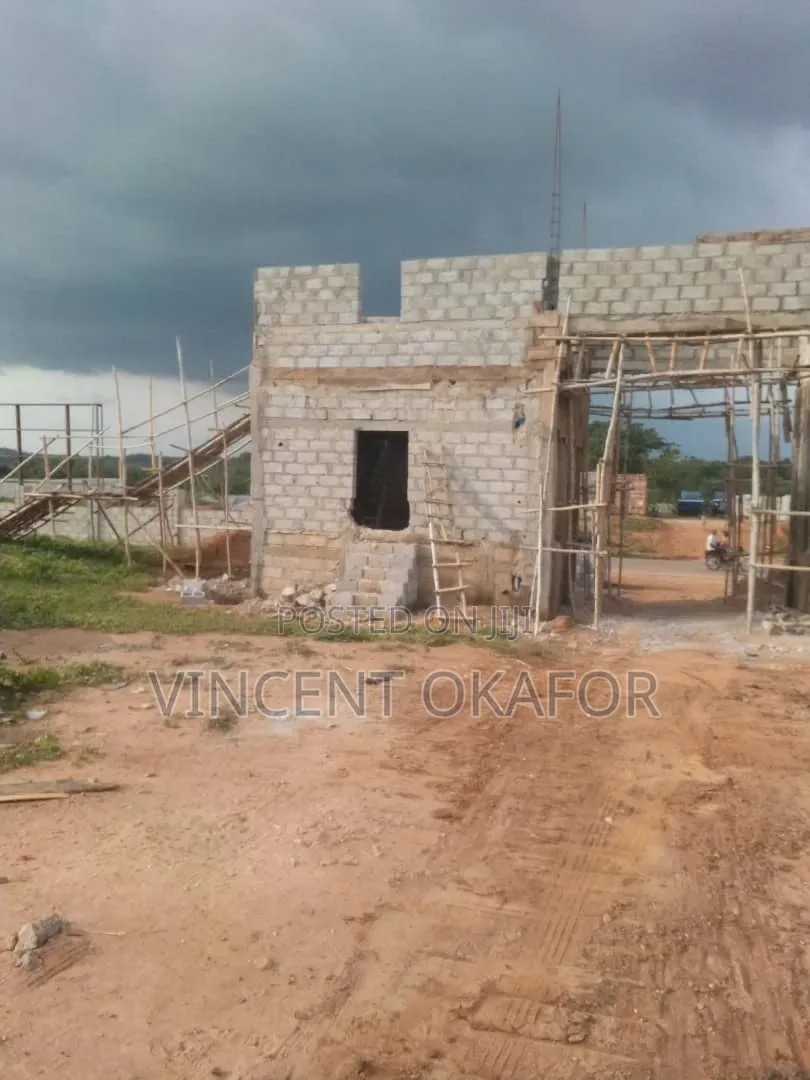 250sqm for 4 Bedroom Semi-Detached Duplex