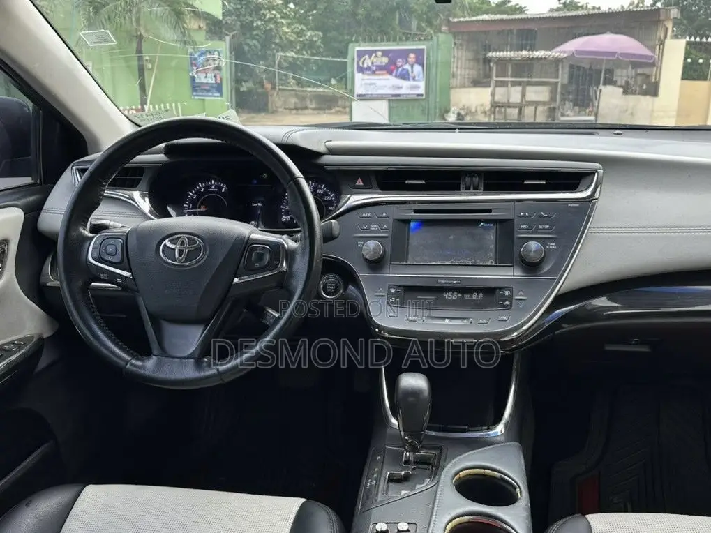 Toyota Avalon XLE 4dr Sedan (3.5L 6cyl 6A) 2014 Black