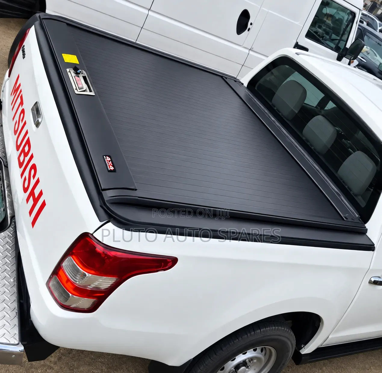 Manual Retractable Roller Boot Cover Mitsubishi L200
