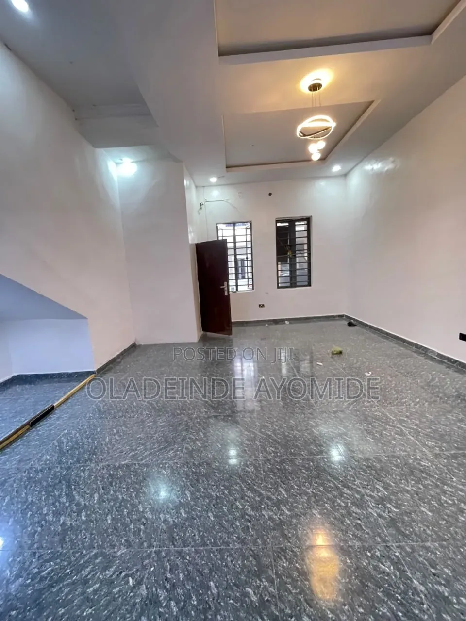Mini Flat in Chevron for rent