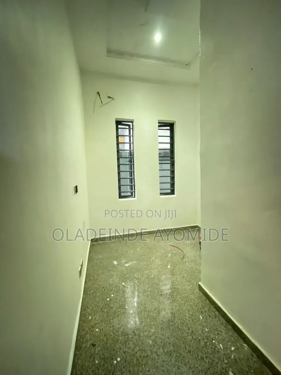 Mini Flat in Chevron for rent