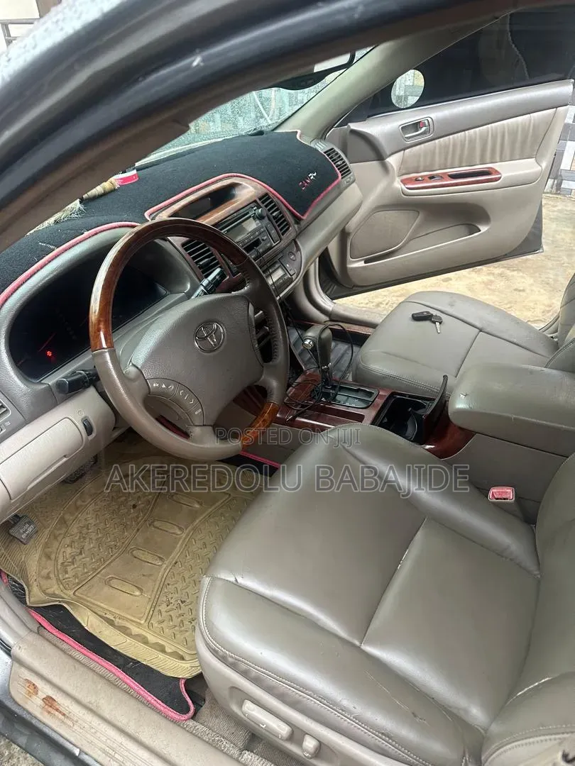 Toyota Camry 2006 Gray