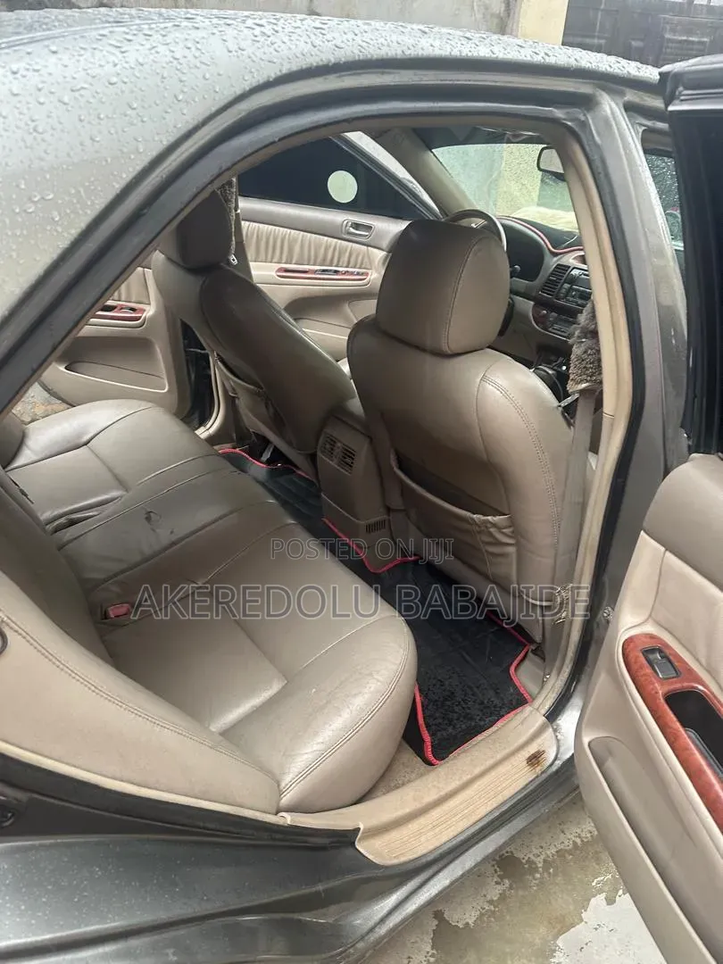 Toyota Camry 2006 Gray