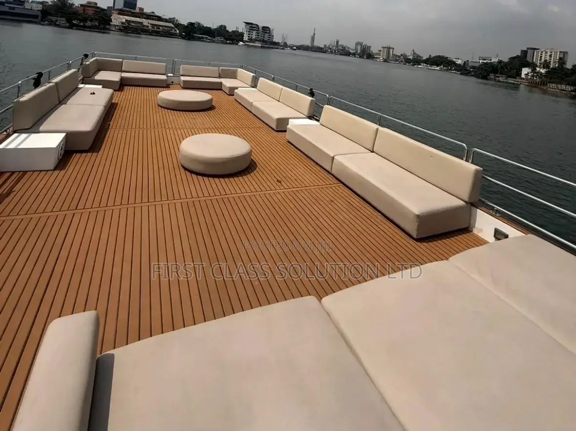 Aquator House Boat Available for Booking