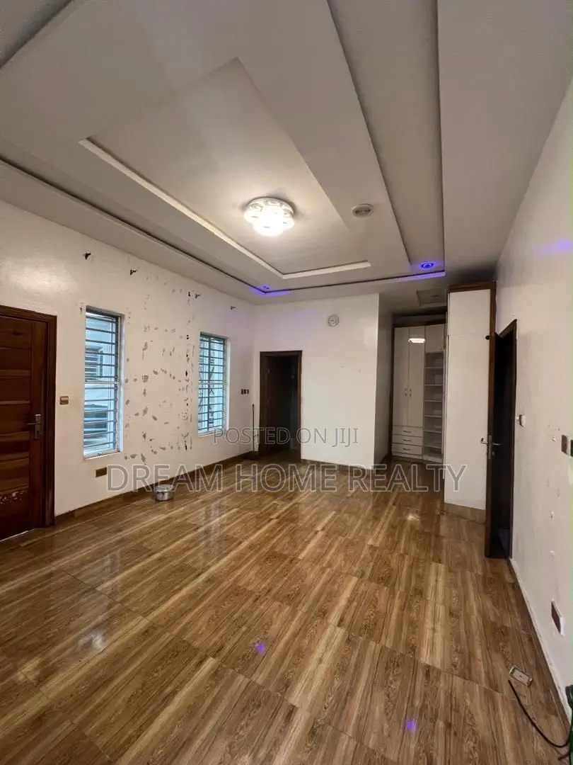 Studio Apartment in Chevy View Estate, Chevron for rent