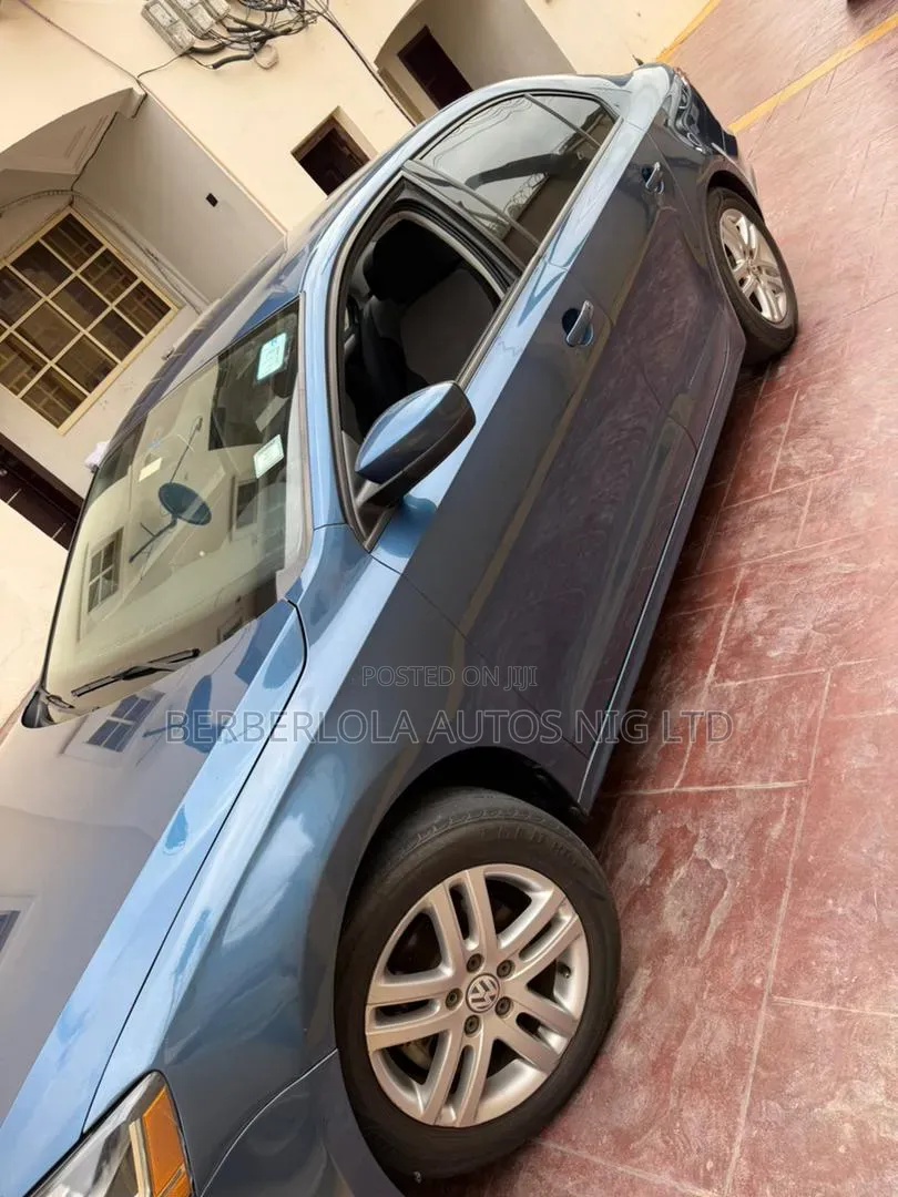 Volkswagen Jetta 2018 Blue