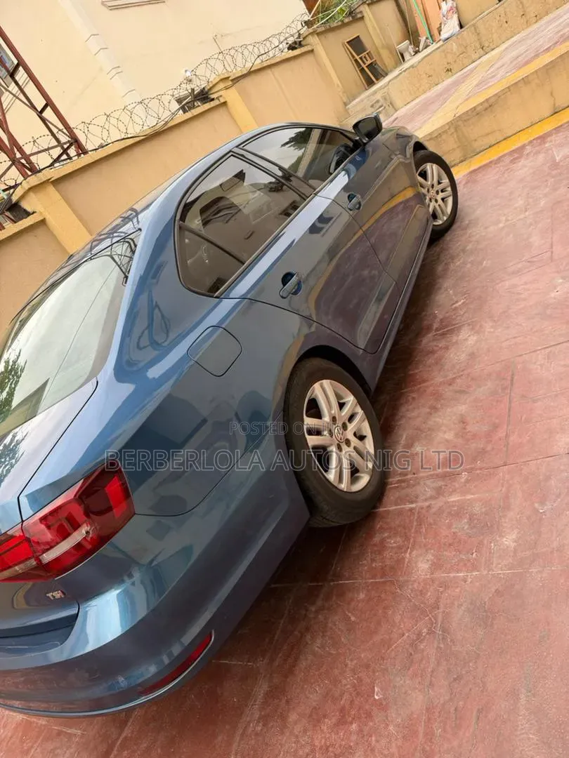 Volkswagen Jetta 2018 Blue