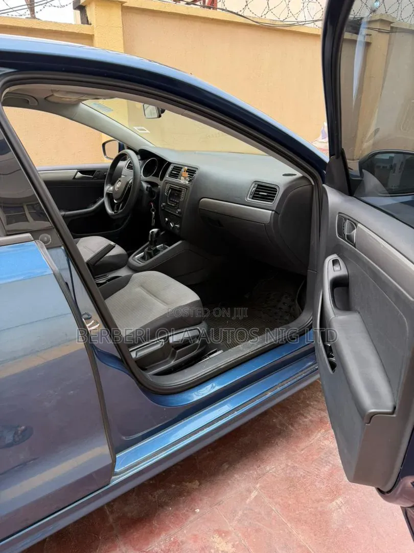 Volkswagen Jetta 2018 Blue