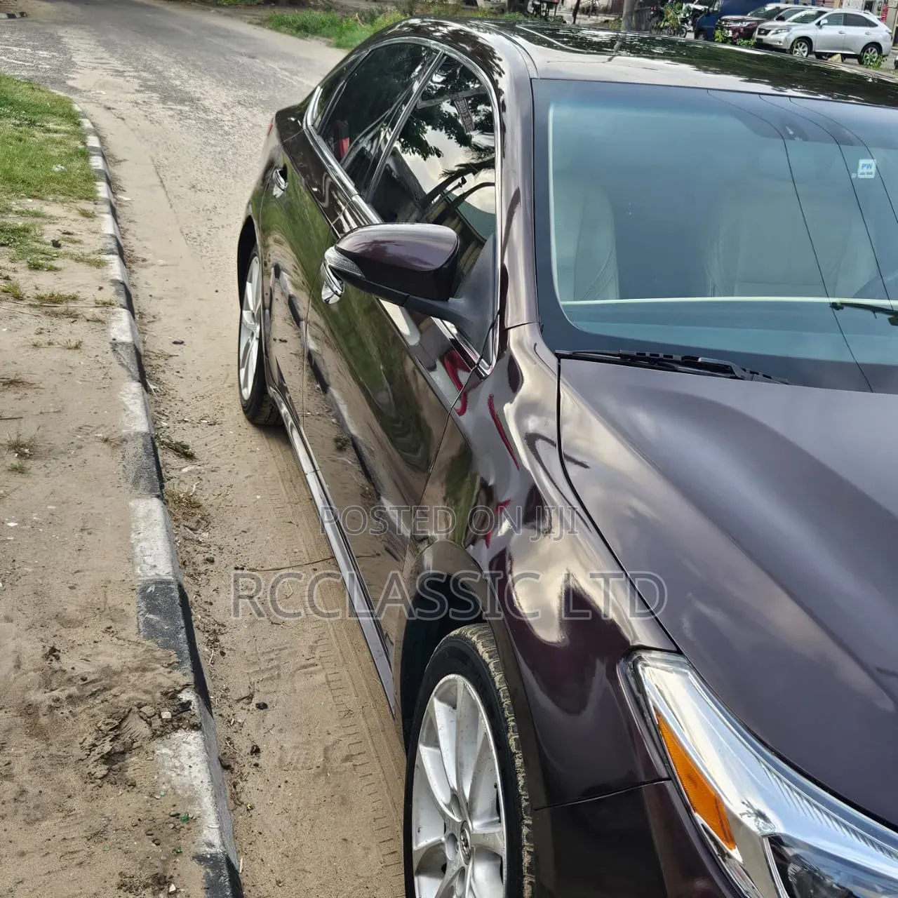 Toyota Avalon Limited Sedan FWD (3.5L 6cyl 6A) 2013 Burgundy