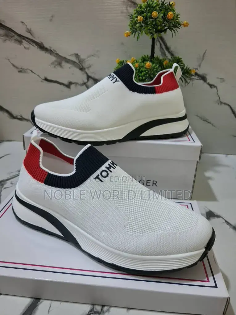 Trendy Tommy Hilfiger Sneakers CKS 8e