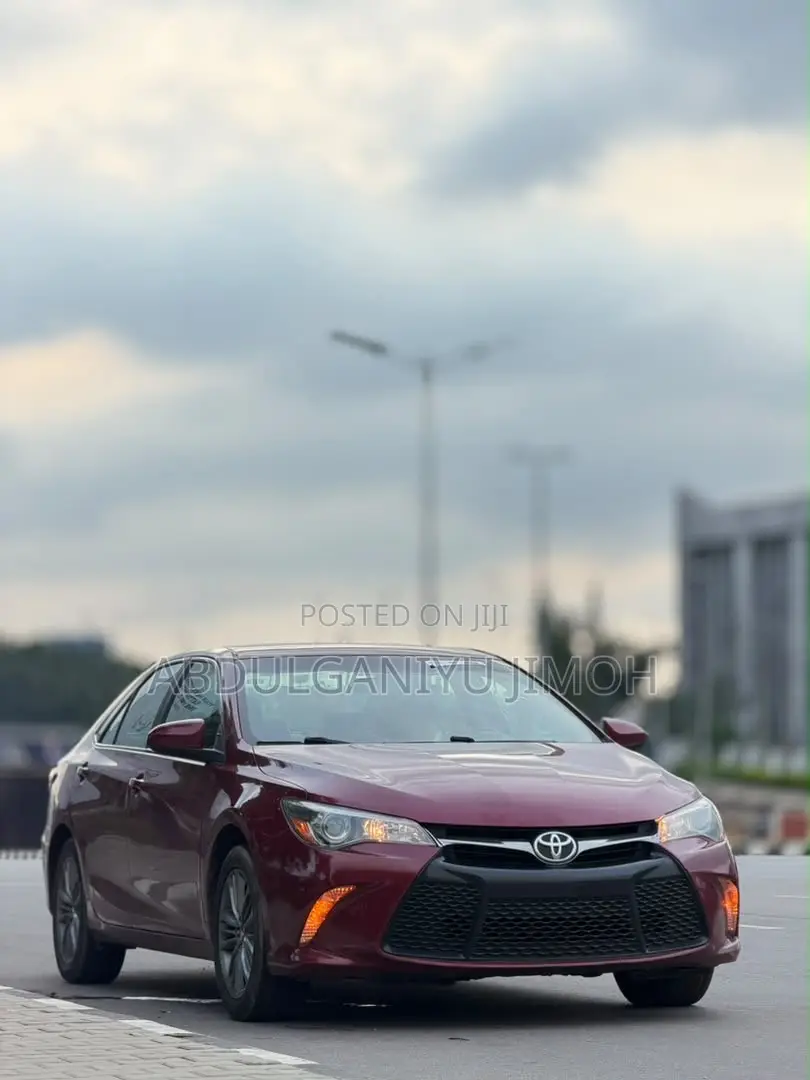 Toyota Camry SE 4dr Sedan (2.5L 4cyl 6A) 2015 Red