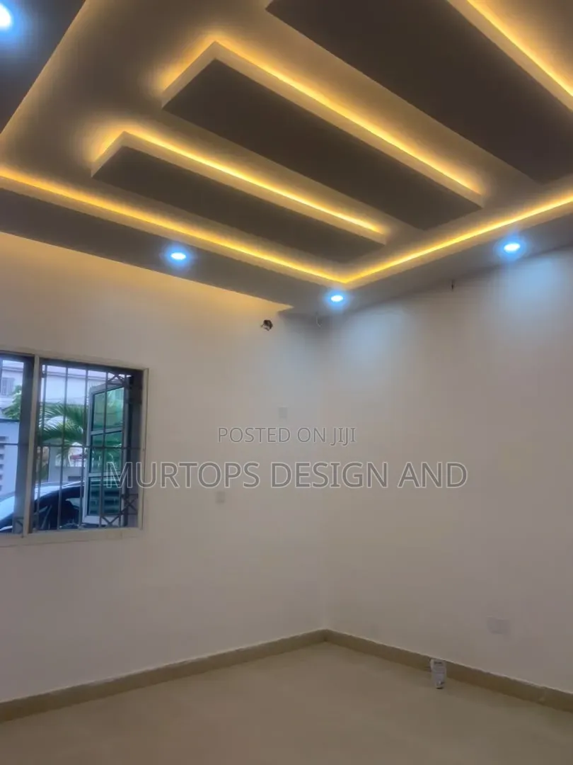 3bdrm Apartment in Lekki Phase 1 for rent