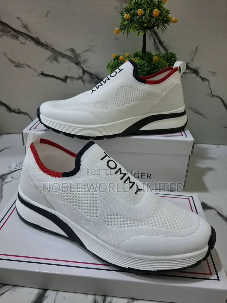 Exclusive Tommy Hilfiger CKS 6d