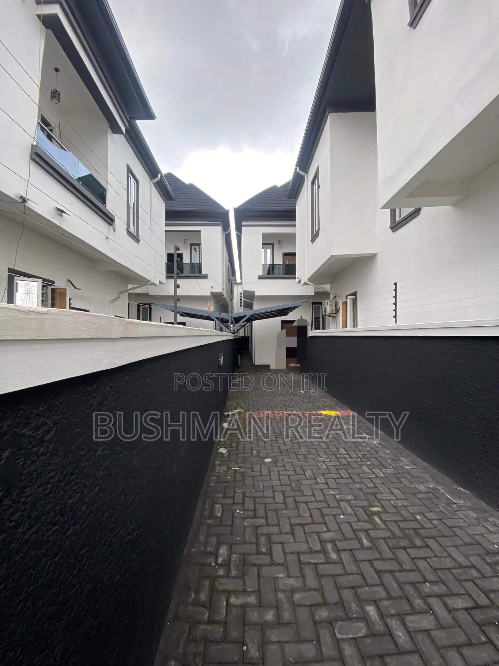 4bdrm Duplex in Ikota for rent