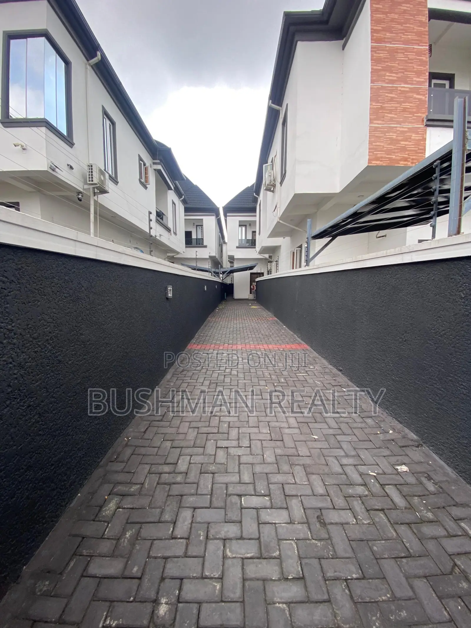 4bdrm Duplex in Ikota for rent