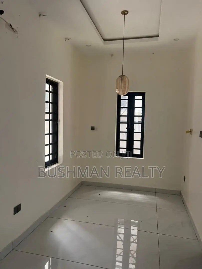 4bdrm Duplex in Lekki for rent