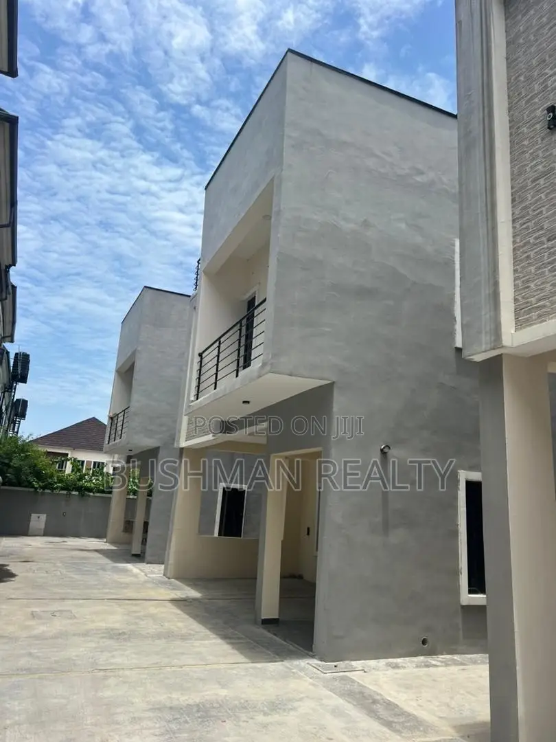 4bdrm Duplex in Lekki for rent
