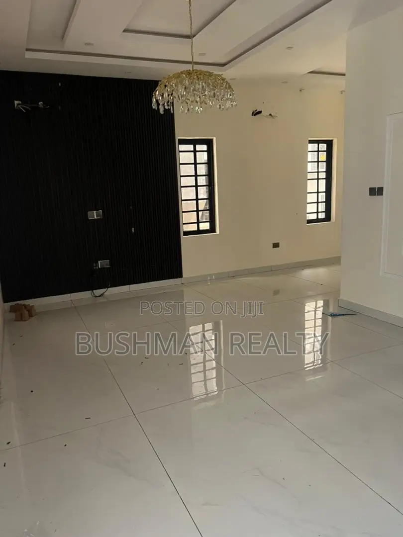 4bdrm Duplex in Lekki for rent