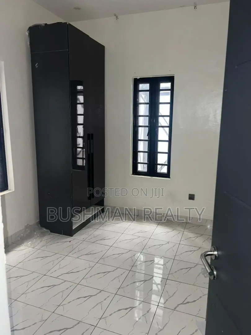 4bdrm Duplex in Lekki for rent