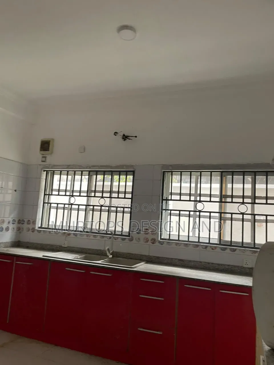 3bdrm Apartment in Lekki Phase 1 for rent