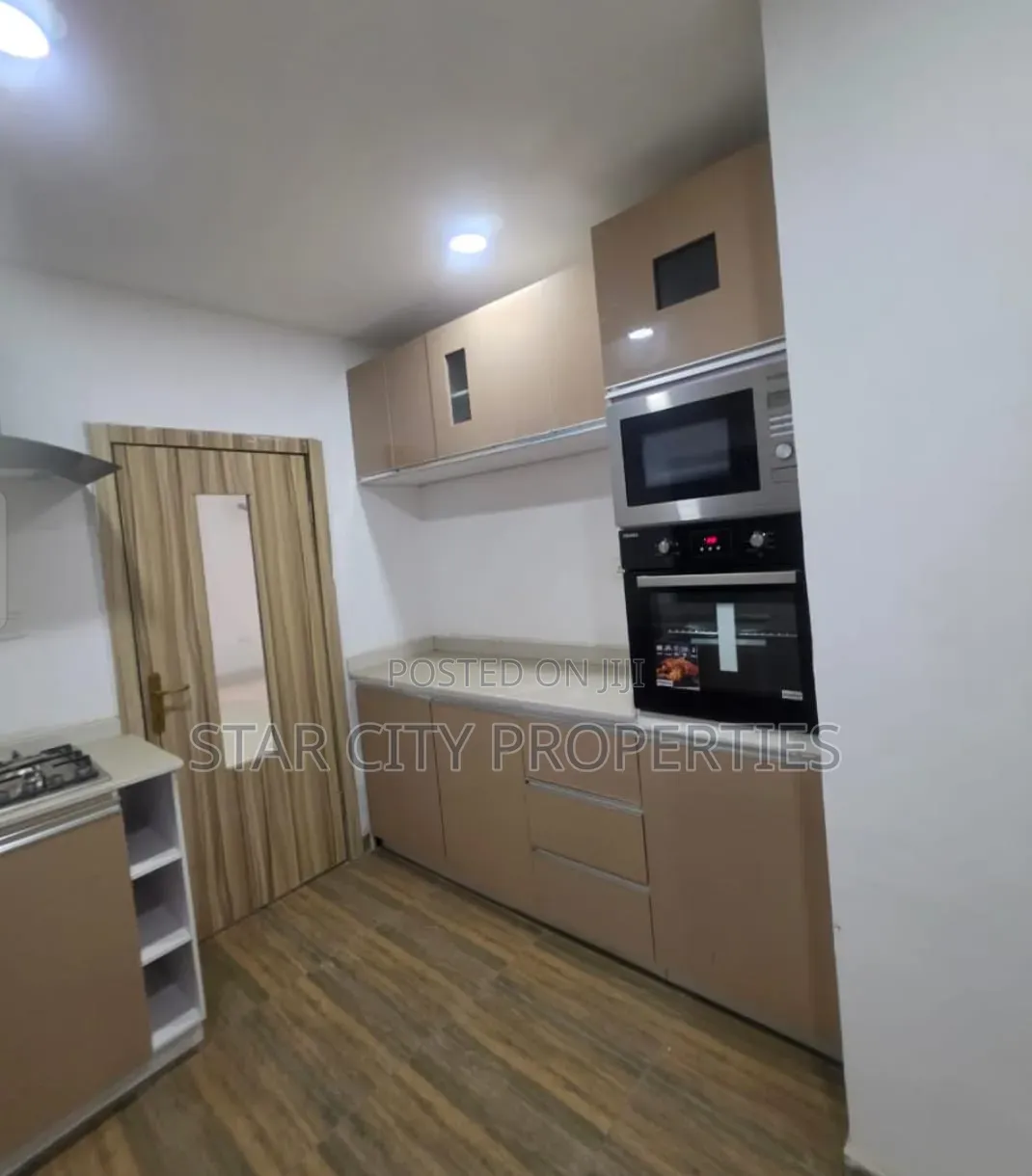 3bdrm Apartment in Mobolaji Bank for rent