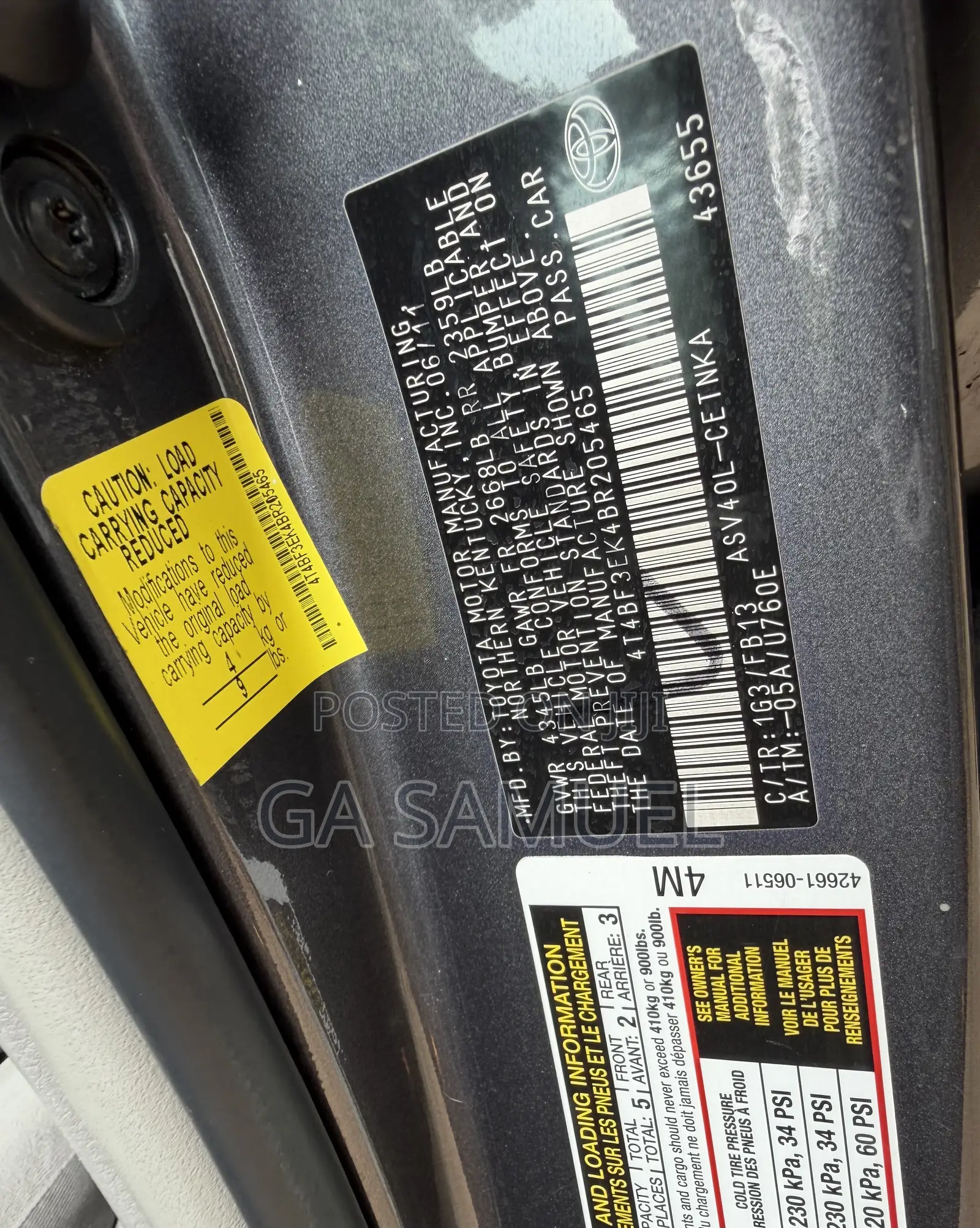 Toyota Camry LE 4dr Sedan (2.5L 4cyl 6A) 2011 Gray