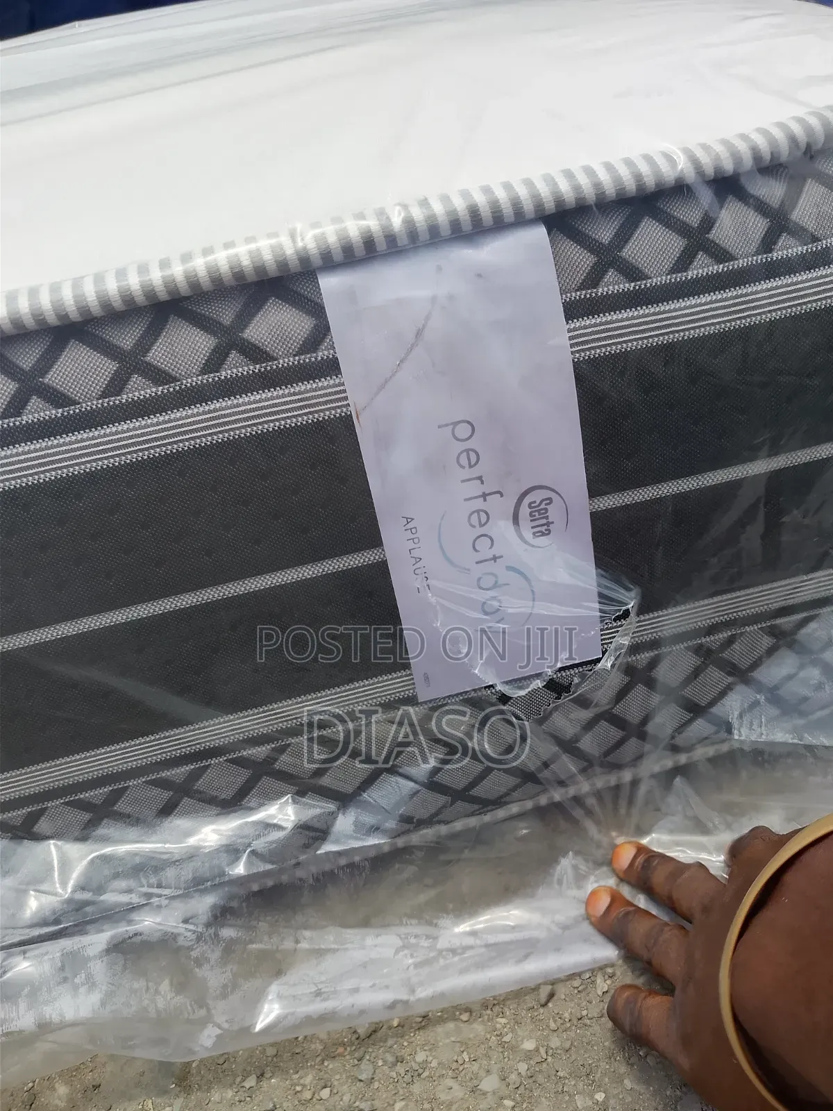 Order 4 Ur Affordable Canadian Neatly Used 12inches Mattress Pillow