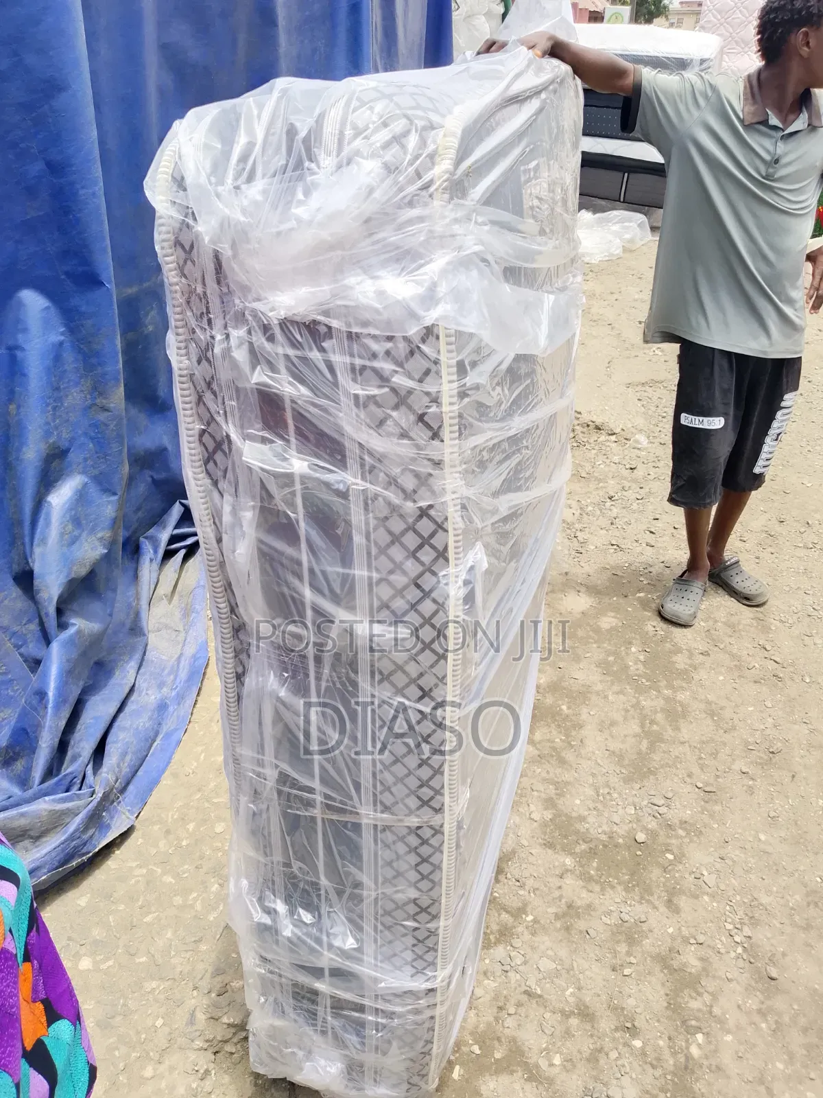Order 4 Ur Affordable Canadian Neatly Used 12inches Mattress Pillow
