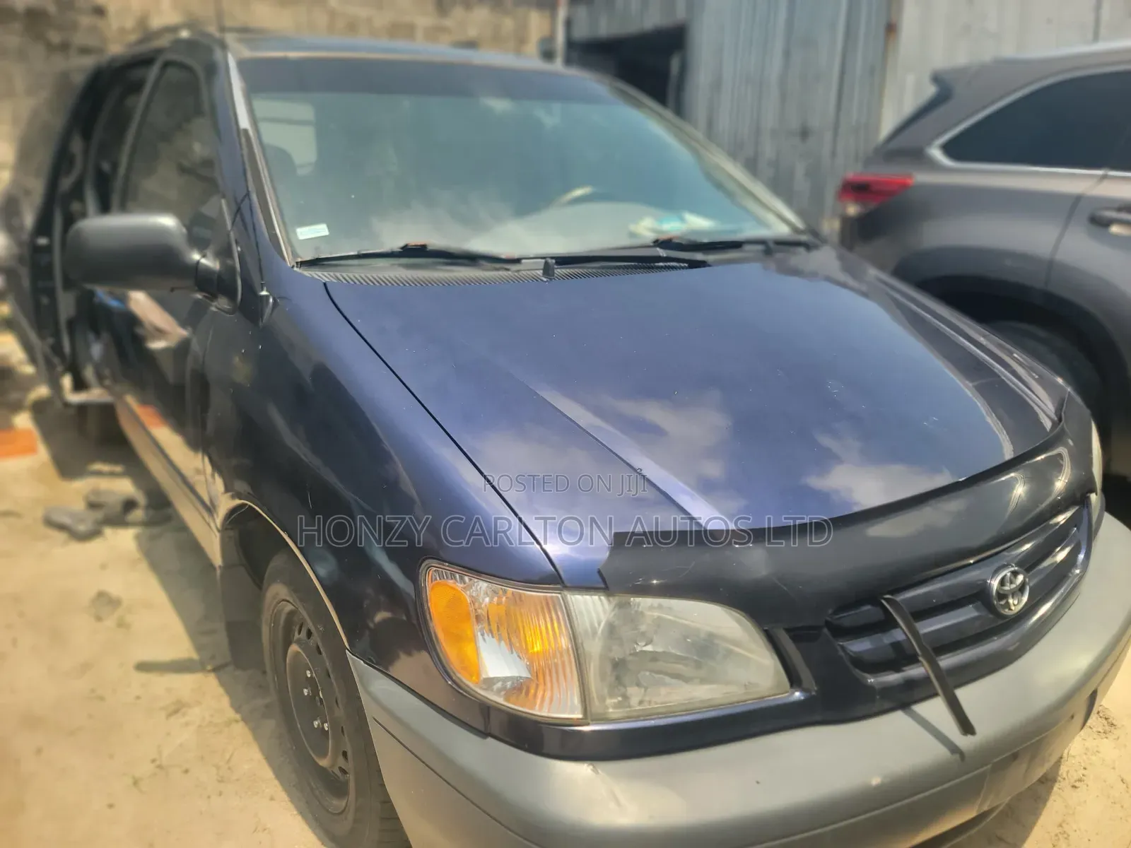 Toyota Sienna LE 2002 Blue