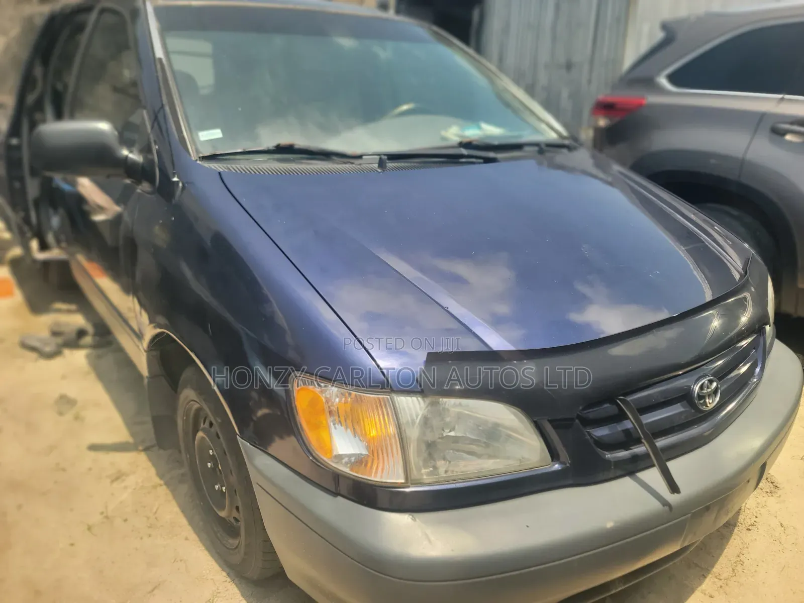 Toyota Sienna LE 2002 Blue