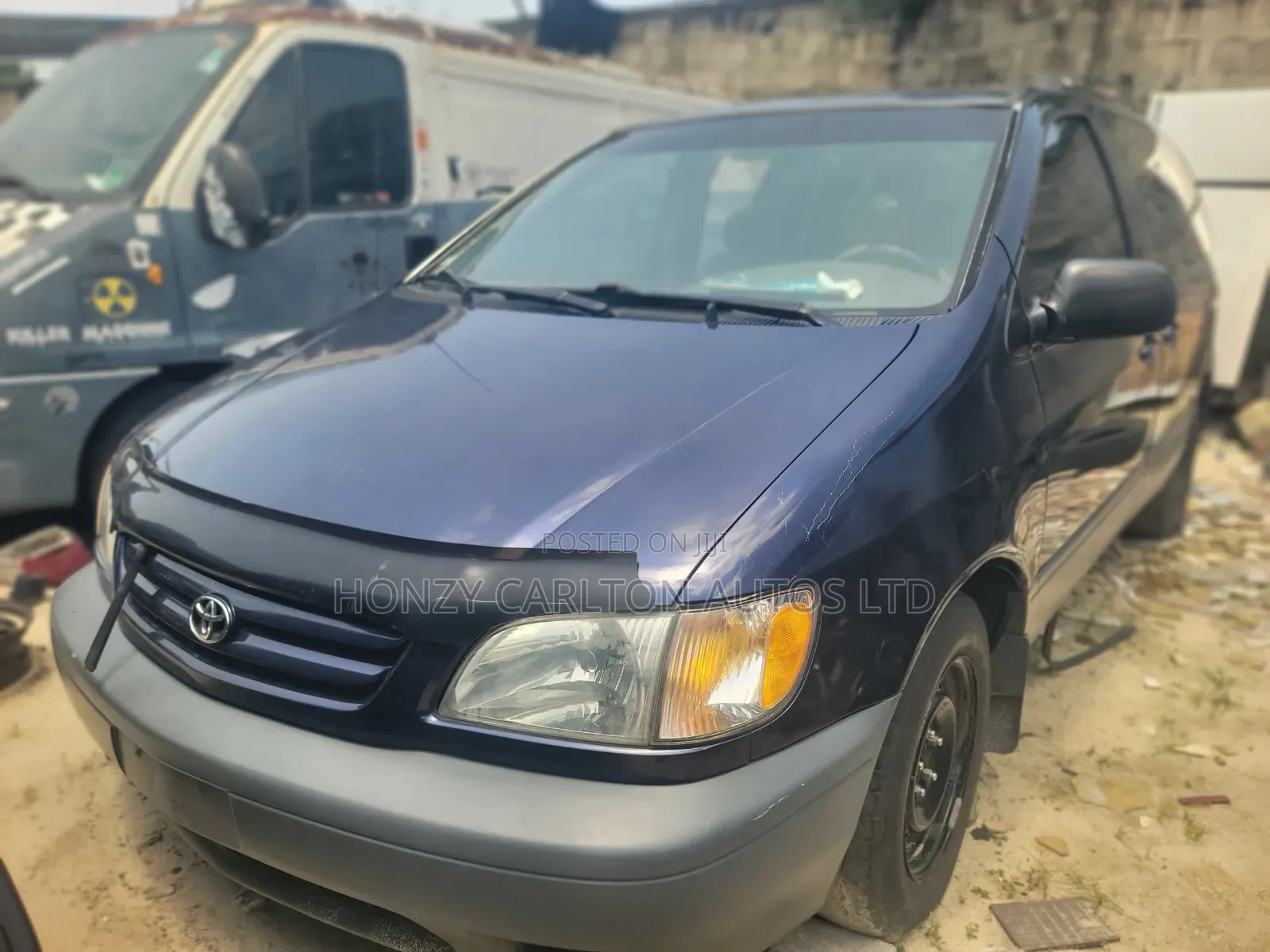 Toyota Sienna LE 2002 Blue