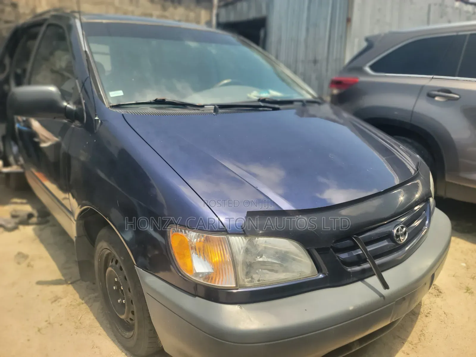 Toyota Sienna LE 2002 Blue