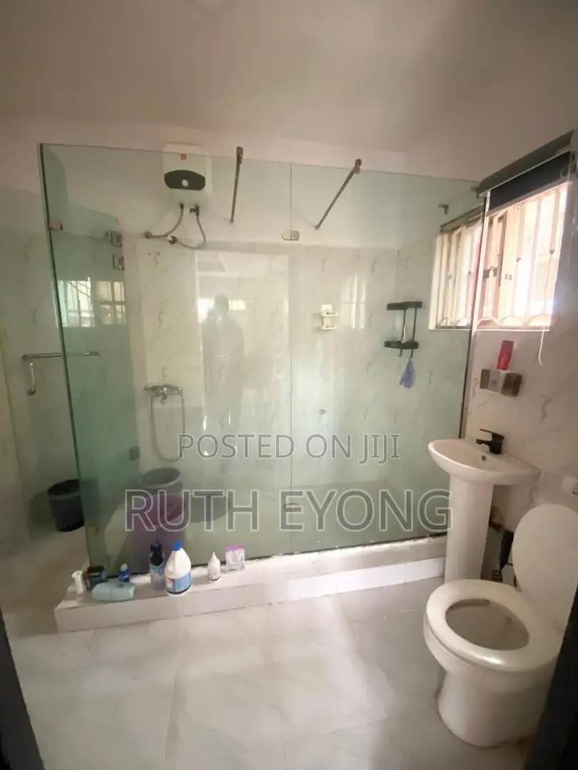 1bdrm Apartment in Off Bisola Durosimi, Lekki Phase 1 for rent
