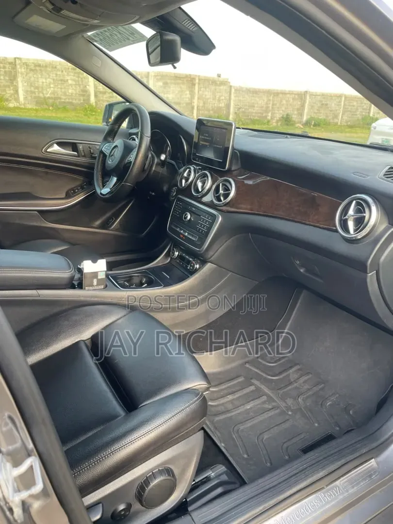 Mercedes-Benz GLA 250 2016 Gray