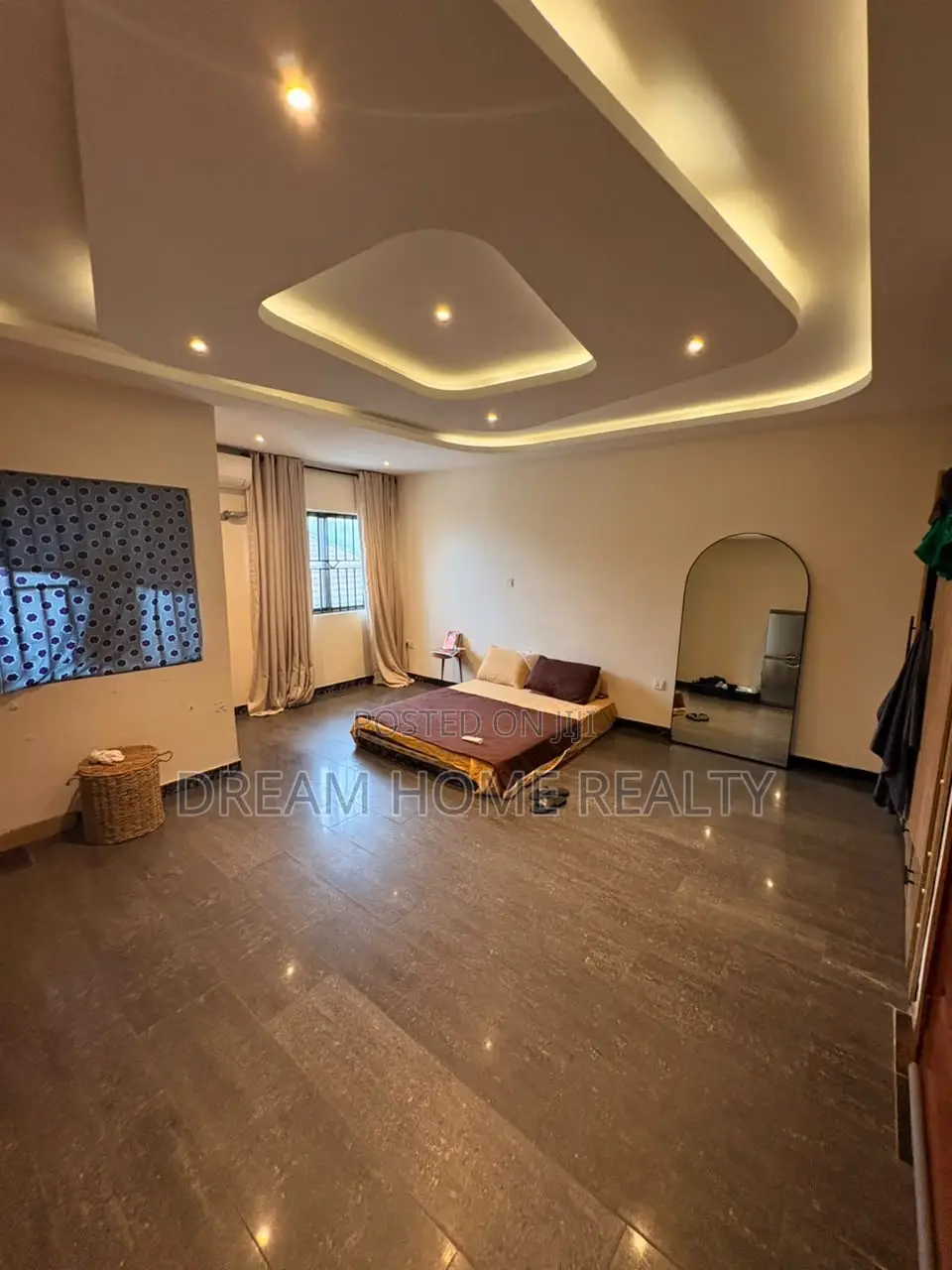 Furnished Studio Apartment in Admiralty Way, Lekki Phase 1 for rent