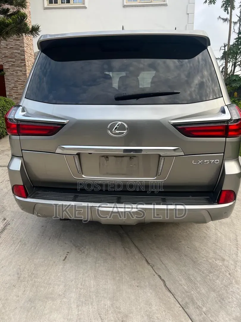 Lexus LX 2018 Gray