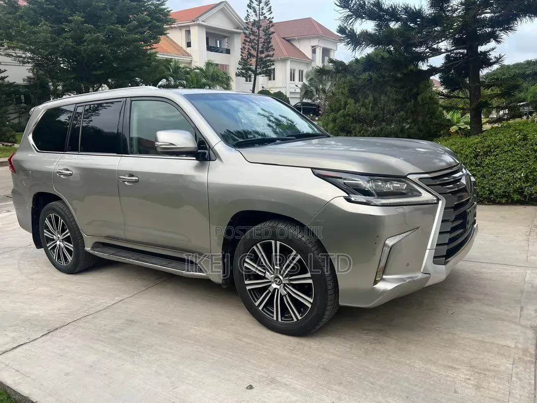 Lexus LX 2018 Gray