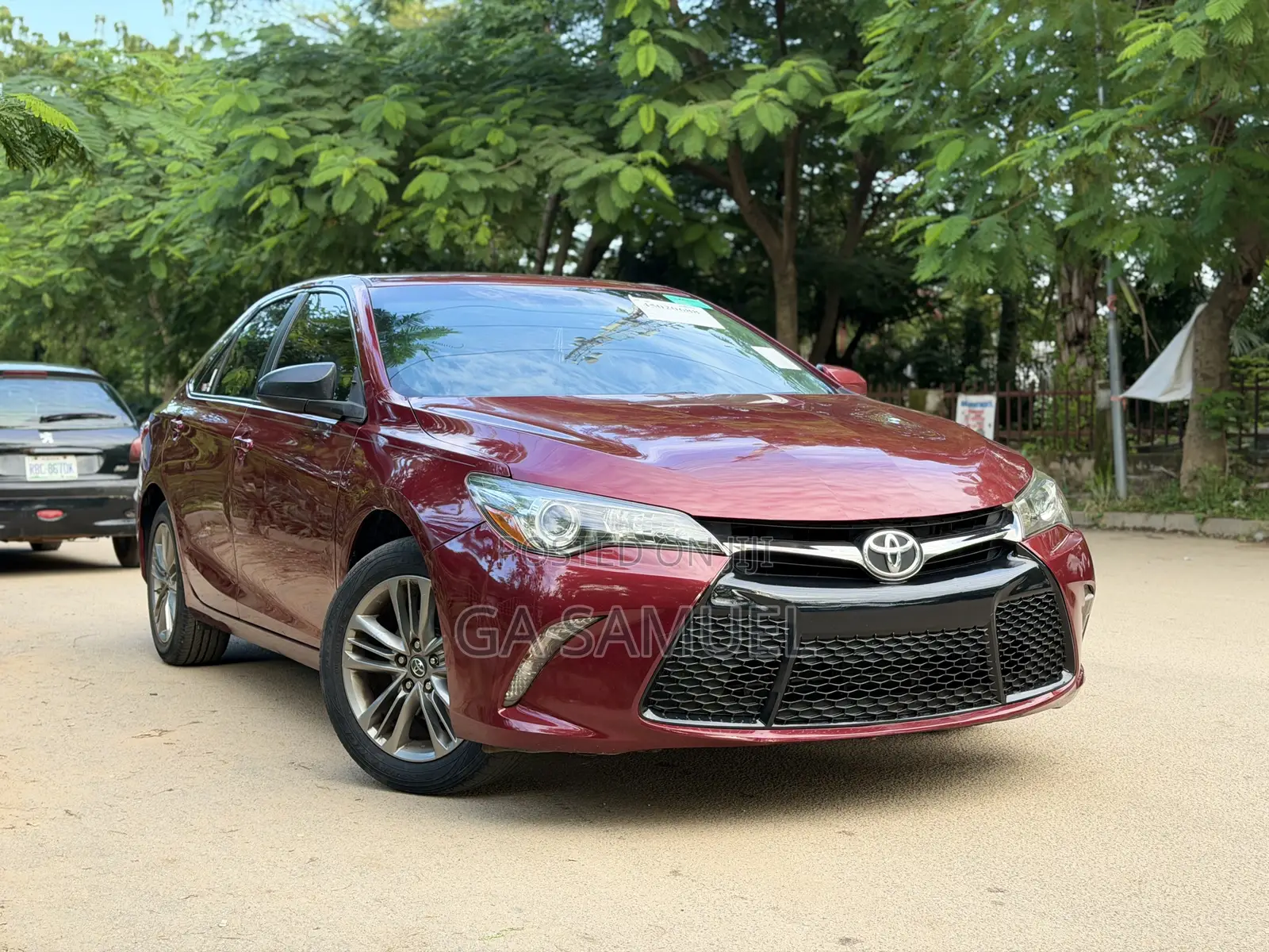 Toyota Camry 2017 Maroon