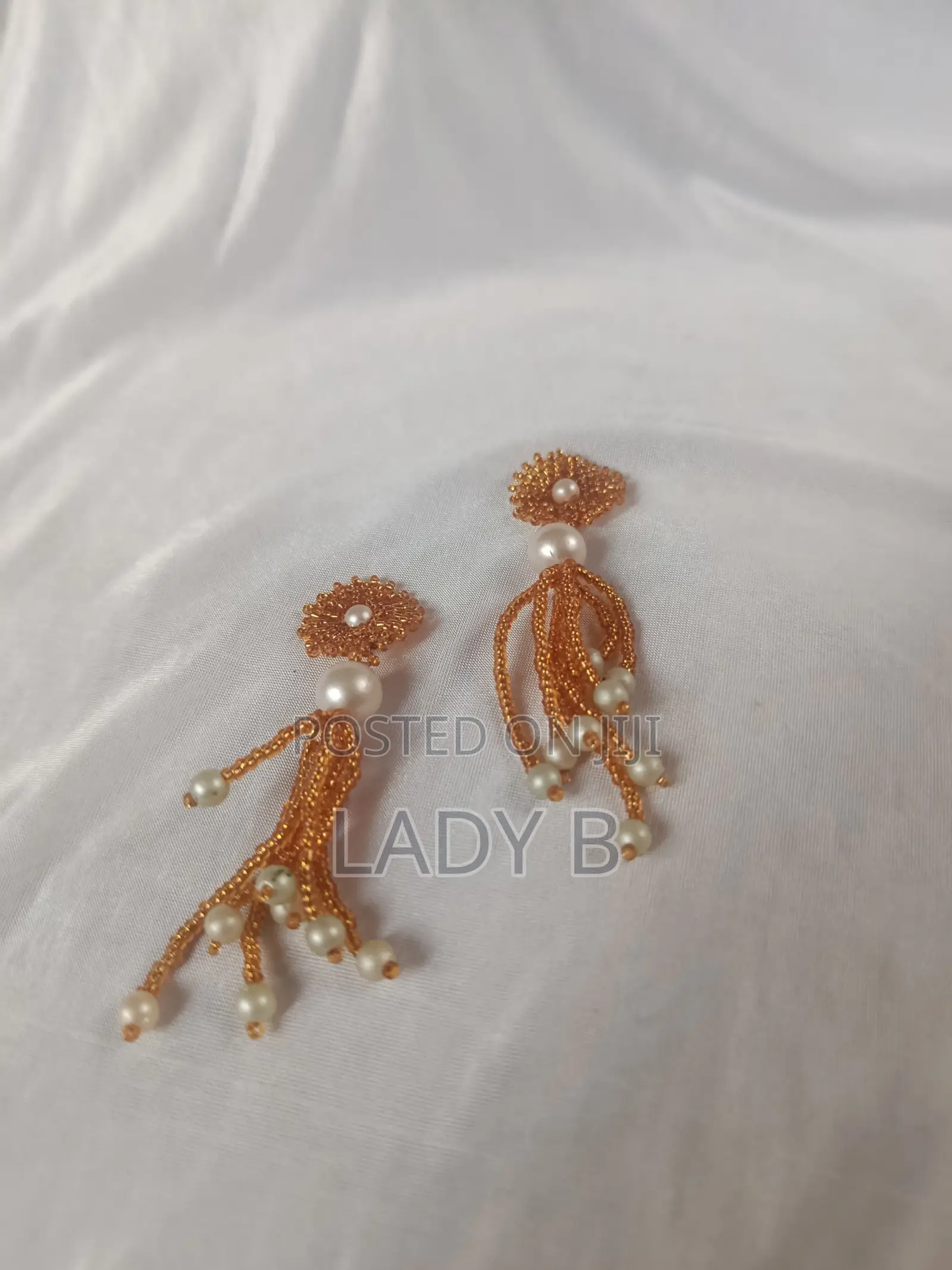 Earthy Amber Sunflower-Inspired Beaded Earrings