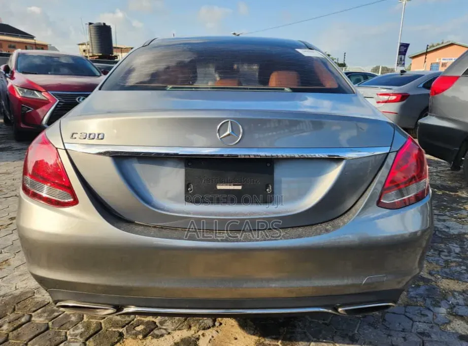 Mercedes-Benz C300 Luxury Sedan RWD (2.0L 4cyl 7A) 2016 Gray