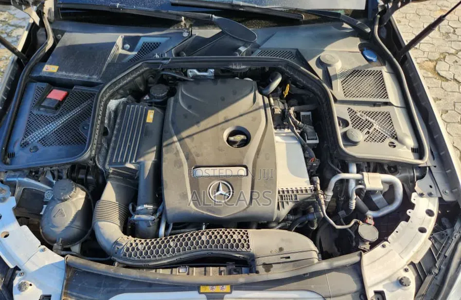 Mercedes-Benz C300 Luxury Sedan RWD (2.0L 4cyl 7A) 2016 Gray