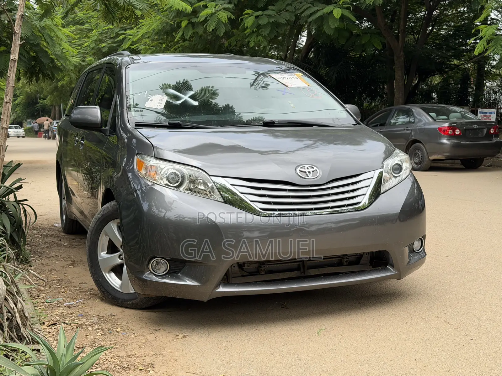 Toyota Sienna LE 8 Passenger 2011 Gray
