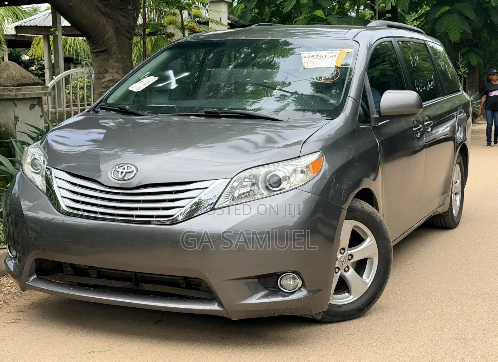 Toyota Sienna LE 8 Passenger 2011 Gray