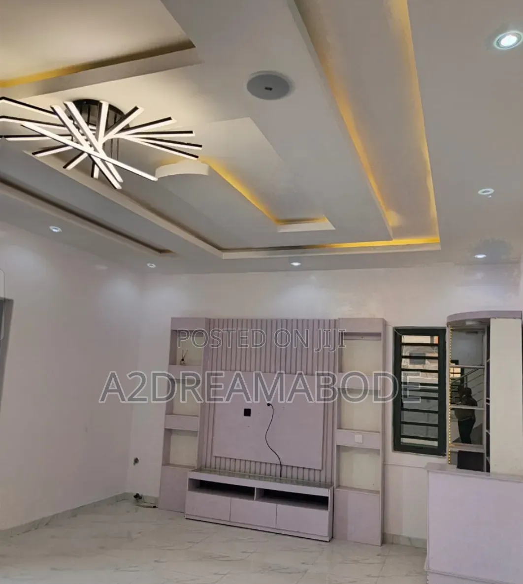 5bdrm Duplex in Omole for sale