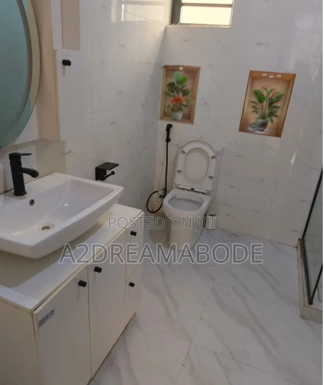 5bdrm Duplex in Omole for sale