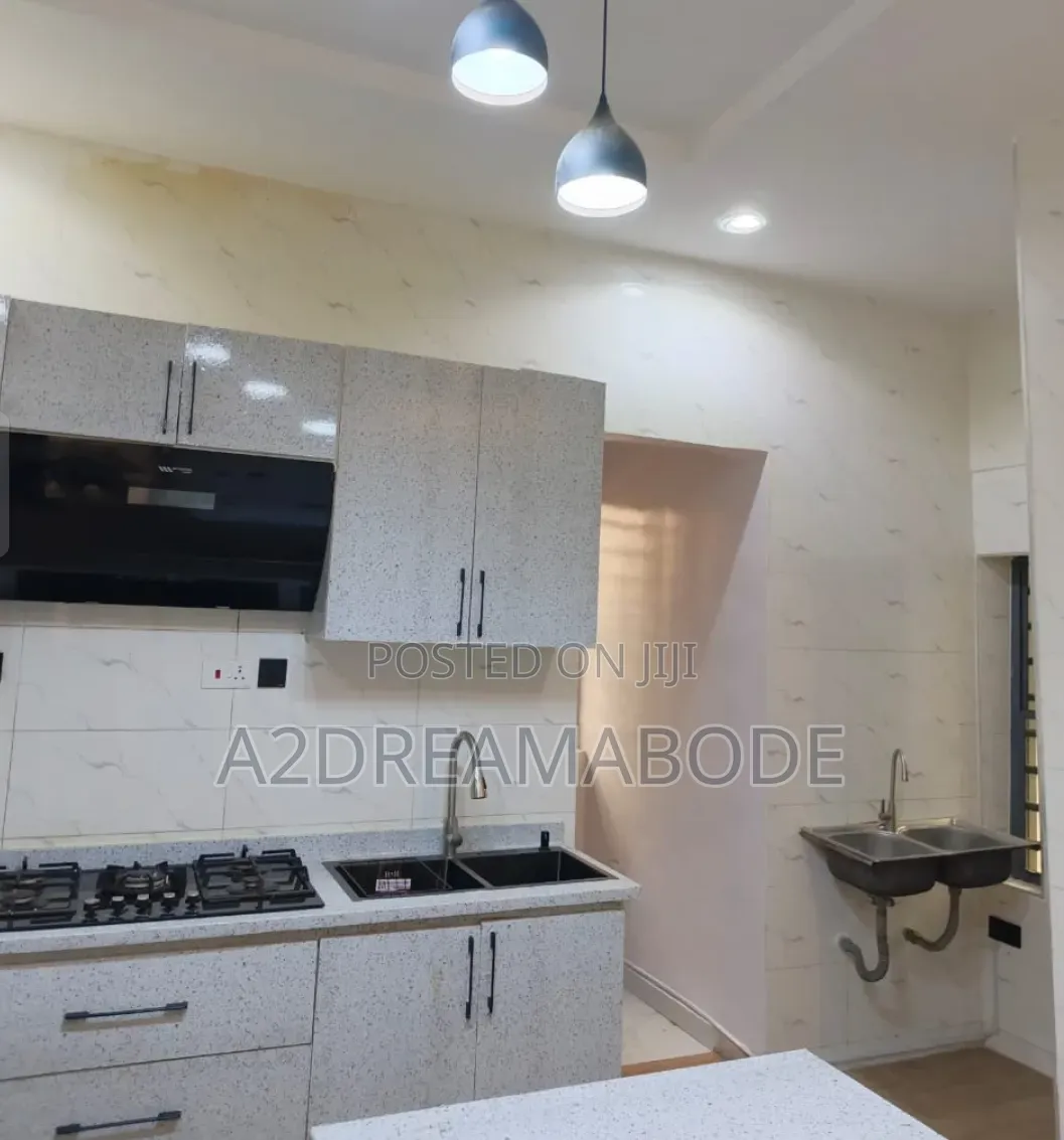 5bdrm Duplex in Omole for sale