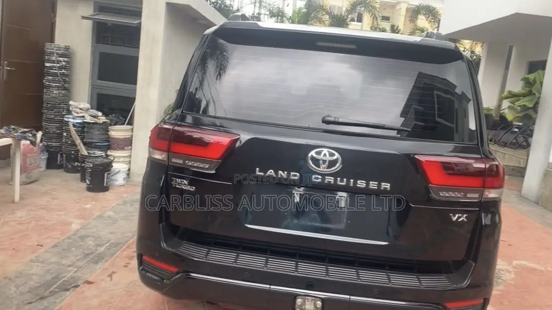 Toyota Land Cruiser LC300 2023 Teal