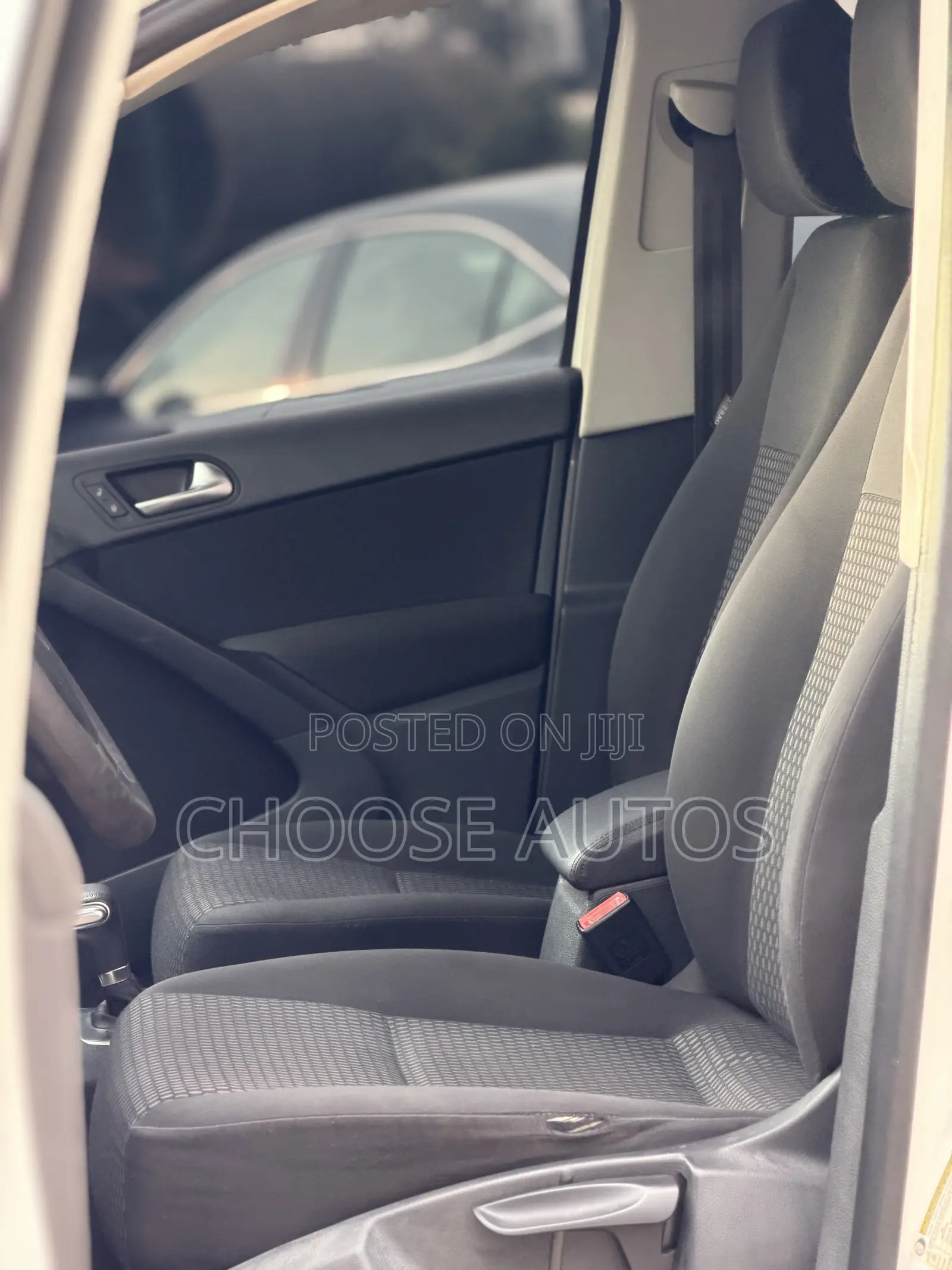 Volkswagen Tiguan S 2011 White